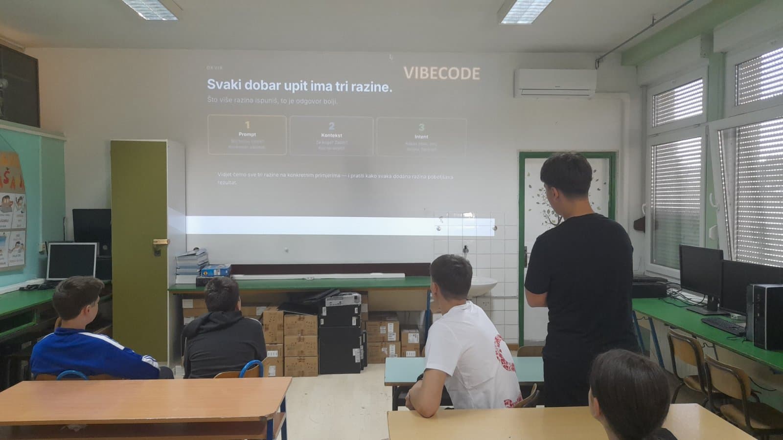 Naslovna slika rada TutAI – školski tutor