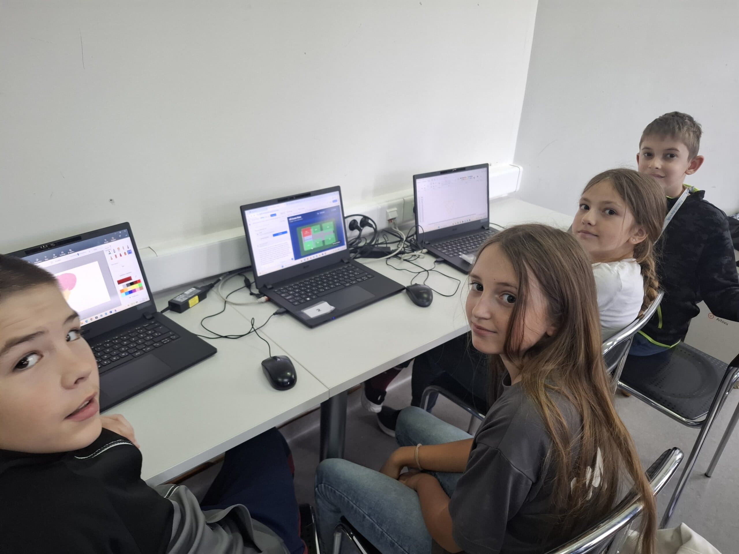 Galerija rada Rezervacija školskog terena 3