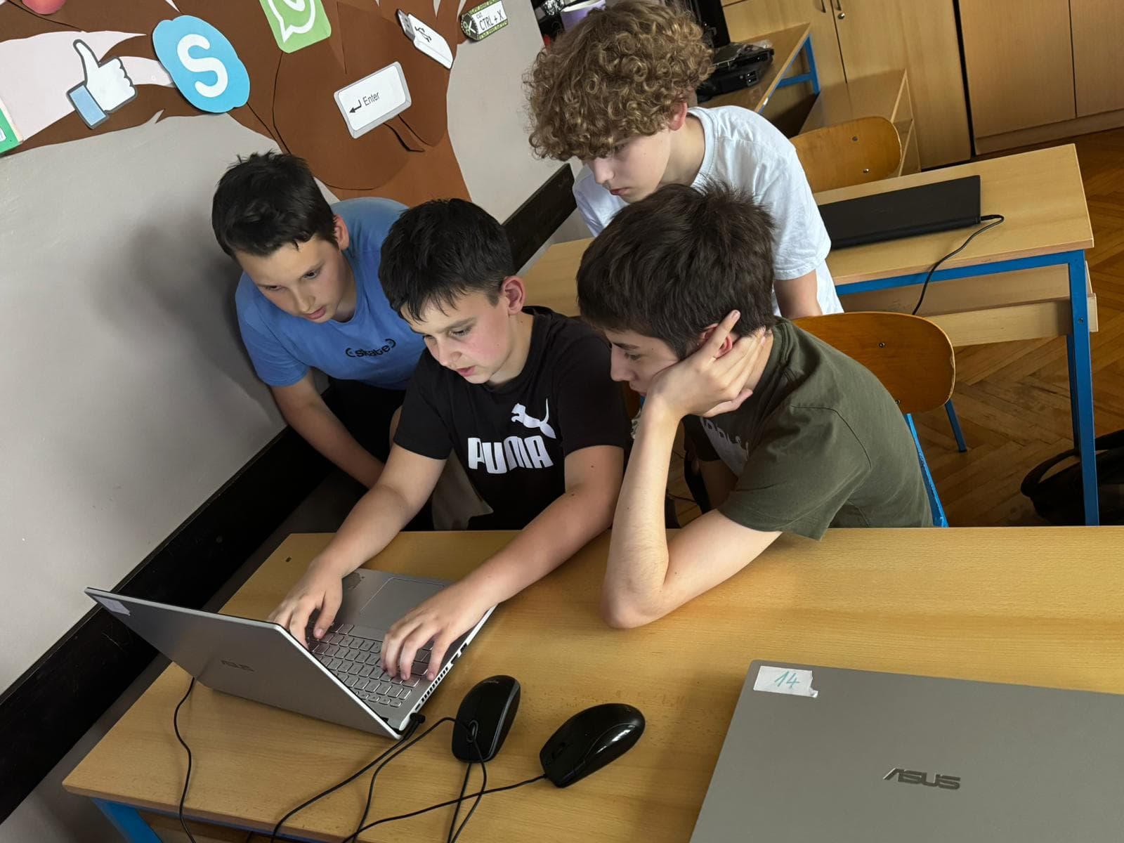 Galerija rada Apliakcija StudySync 2