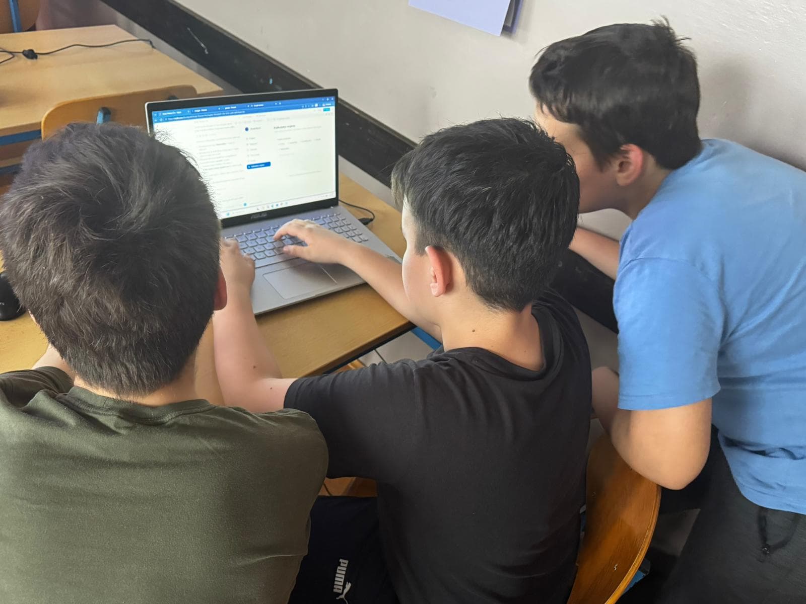 Galerija rada Apliakcija StudySync 3